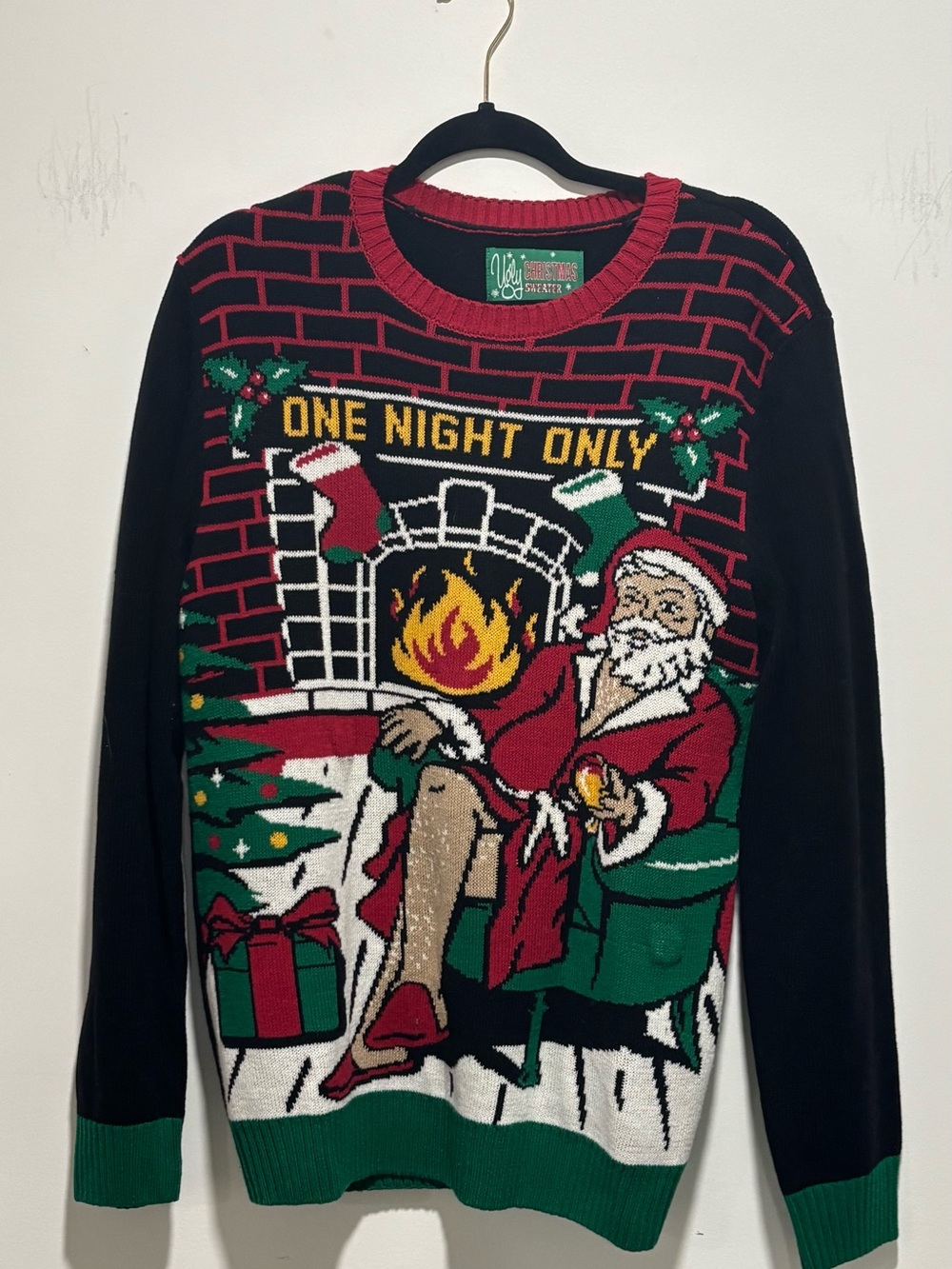 Men’s ugly Christmas sweater